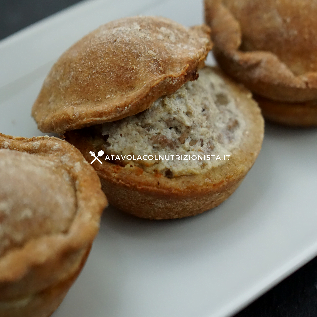 Fagottini integrali con ricotta, macinato e cipolla