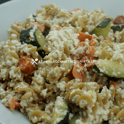 pasta integrale ricotta salmone zucchine