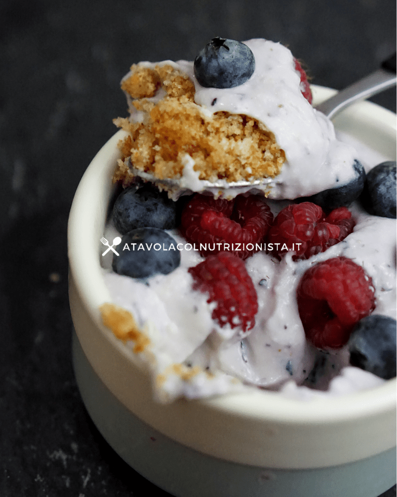 cheesecake fit ai mirtilli cucchiaio
