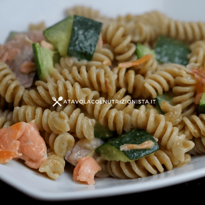 Pasta integrale salmone e zucchine