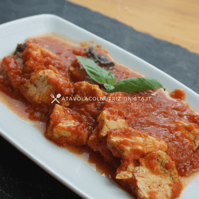 petto di pollo al sugo