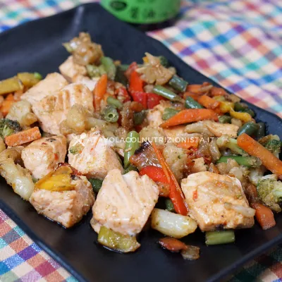 Salmone con le Verdure in Salsa di Soia