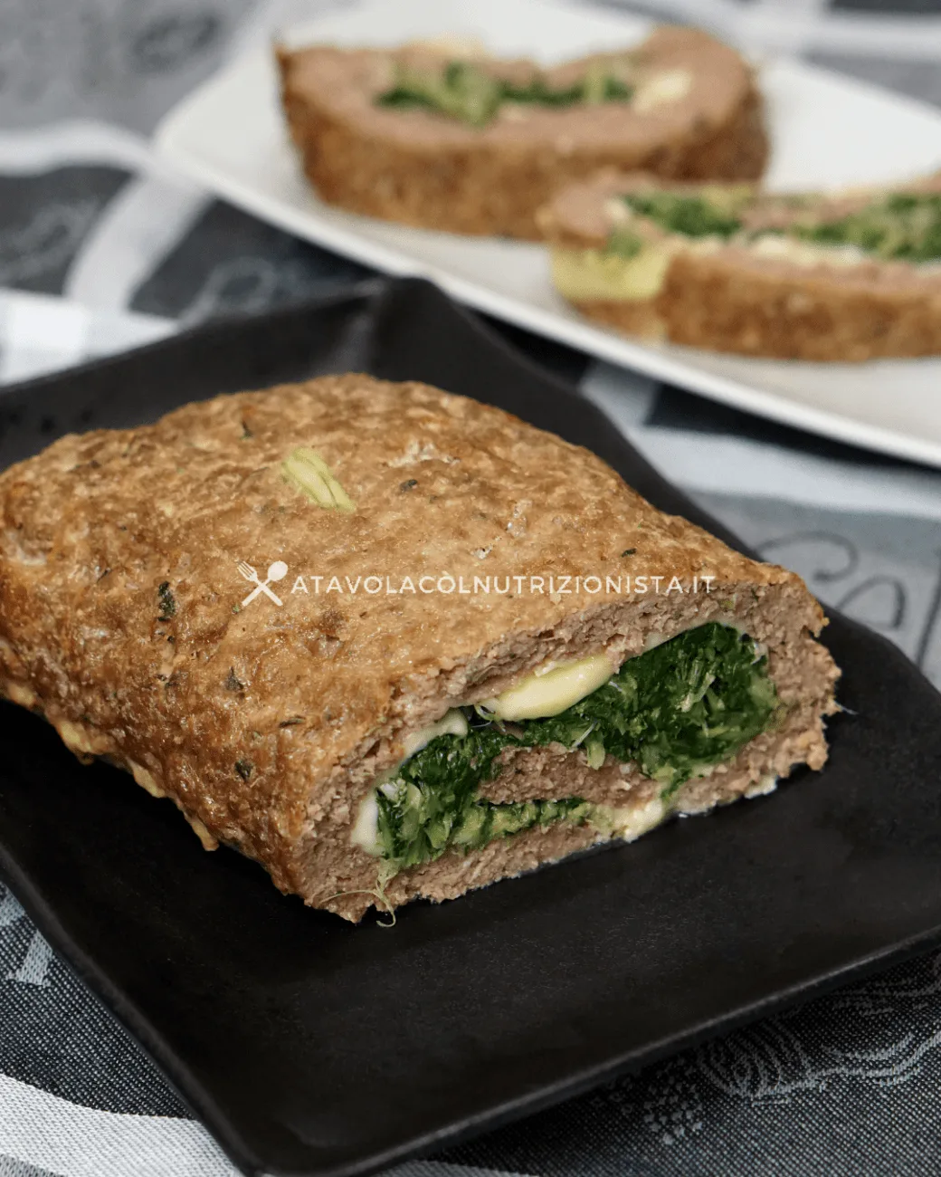 Polpettone Ripieno di Bieta e Formaggio Filante
