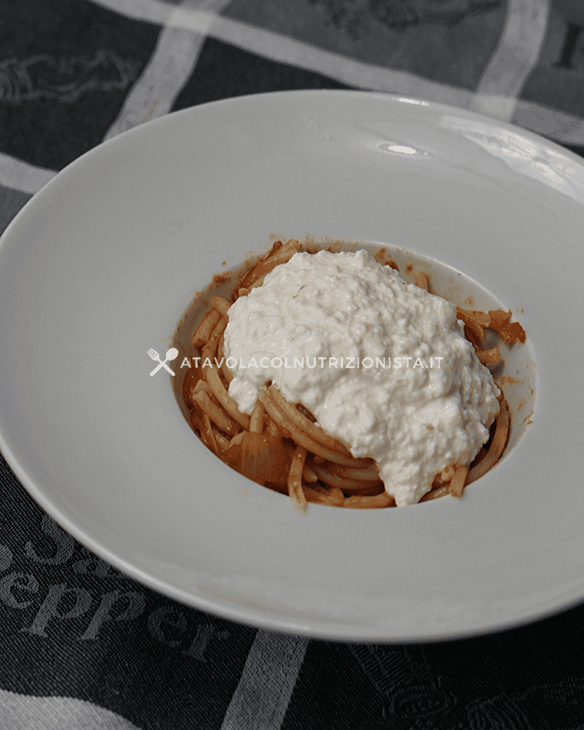 Ricetta Light Pasta al Pomodoro con Crema di Ricotta – A Tavola col ...