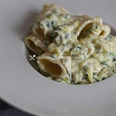 paccheri con ricotta e zucchine