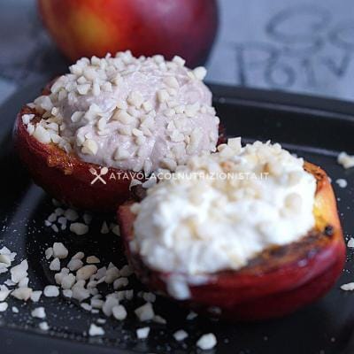 pesche grigliate ripiene di ricotta