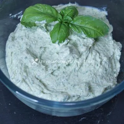 Crema di Ricotta Basilico e Pinoli
