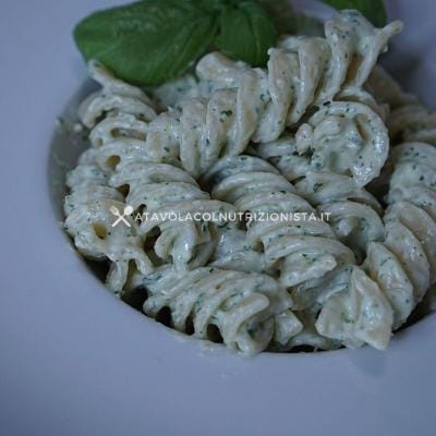 Pasta con Crema di Ricotta e Basilico