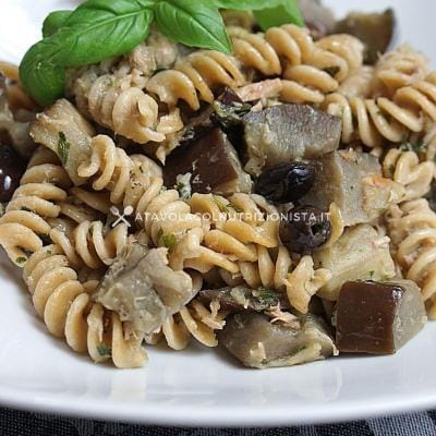 Pasta Integrale Fredda con Melanzane, Tonno e Olive