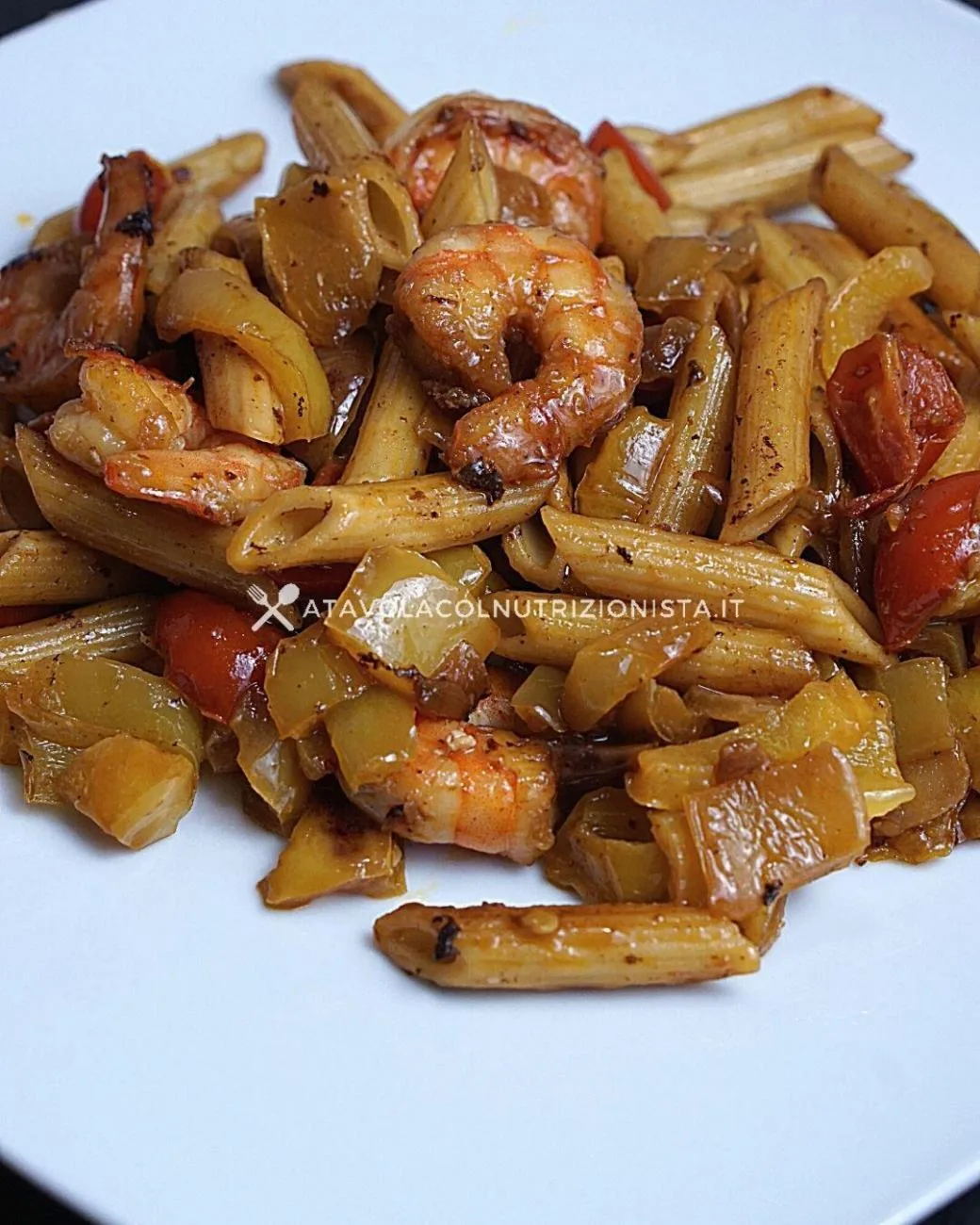 Pasta Integrale con Code di Mazzancolle, Peperoni e Pomodorini