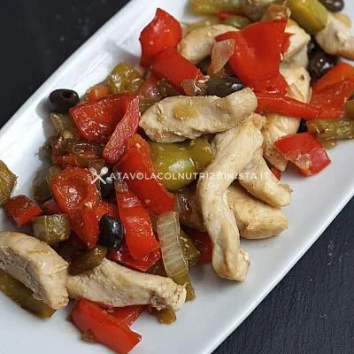 ricetta light dietetica Petto di Pollo con Peperoni e Olive