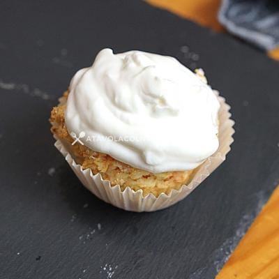 ricetta Cupcake alle Carote senza zuccheri aggiunti con Topping di Crema di Yogurt Greco