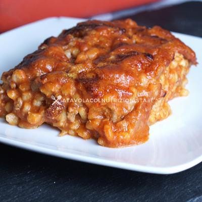 ricetta timballo di orzo al forno con funghi e macinato