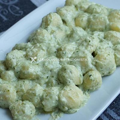 Gnocchi di Patate con Crema di Ricotta e Pesto
