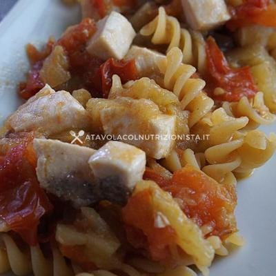 ricetta Pasta con pesce spada melanzane e pomodori