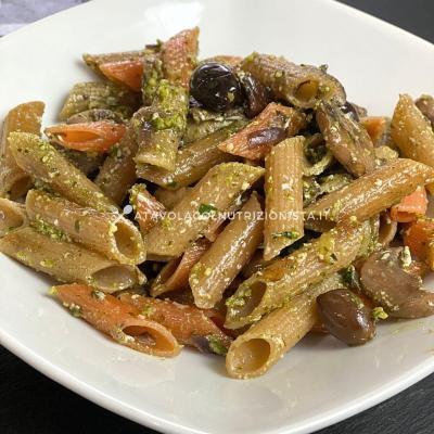 ricetta Pasta Integrale con Funghi Porcini, Olive e Pesto