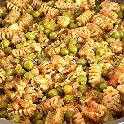 ricetta Pasta integrale con sugo di merluzzo e piselli
