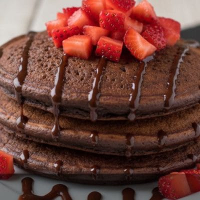 Pancake fit fragole e cioccolato