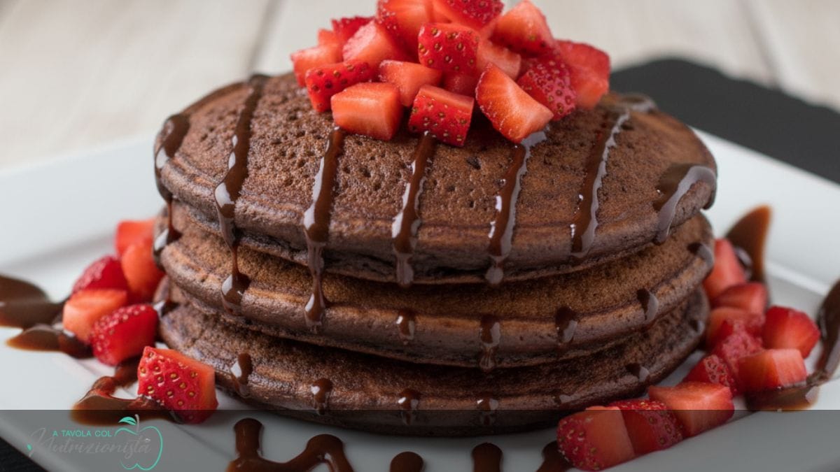 Pancake fit fragole e cioccolato