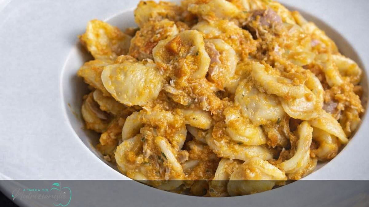 Pasta con crema di carote e tonno: ricetta leggera del nutrizionista